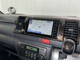 ナビゲーション付です。 ナビがあると便利、ラクラク何処でもいけます。 ナビが有るのと無いのとでは大きな違いですね。