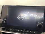 【メーカー純正9インチナビ】インテリアに溶け込むスタイリッシュな「専用設計」メーカーナビを装備♪視認性や操作性など基本性能にも優れ、より上質なカーライフをお楽しみいただけます。