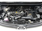 エンジンルームの樹脂部分は丁寧に磨いてツヤをだしています。当社の中古車のエンジンルームクリーニングはとても自信があります★