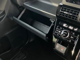 【グローブボックス】現在では車検証入れなどとして活用されることが多いですよ☆
