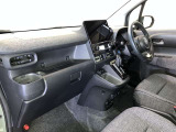 見通しのよいすっきりとした視界で、誰でも運転しやすいです。運転のしやすさは疲れにくさにも繋がりますよ♪