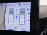 オートエアコンで快適な室内です。