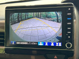 【バックカメラ】駐車時に後方がリアルタイム映像で確認できます。大型商業施設や立体駐車場での駐車時や、夜間のバック時に大活躍!運転スキルに関わらず、今や必須となった装備のひとつです!