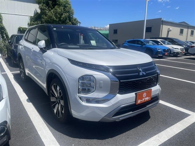 アウトランダー PHEV 2.4 P 4WD 禁煙車 ツートンルーフ YAMAHAスピーカー
