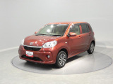 【ナナメ正面】汚れにくい外観。4WD車はこれからの季節にぴったり。安定した走りを提供します。毎日の移動が快適になるお車です。