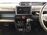 温度を設定すれば、自動で車内の温度管理をしてくれる優れものです♪ATミッションで運転楽々