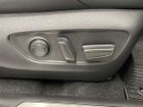 パワーシート搭載。微妙な調整が手軽にでき、ピッタリのポジションで運転することが可能です。