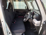 【運転席シート】へたりがちな運転席も大きなへたりがなく、綺麗な状態です。
