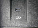 【充電用USB端子】デバイスの充電に便利です。※実際の接続端子は写真で確認or店舗までご気軽にお問合せください♪