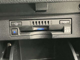 高速道路で便利な【ETC2.0】を装備しています。光ビーコン搭載で渋滞情報などナビゲーションと連動することで機能も充実いたします。他、観光施設に立ち寄るための高速料金割引サービス等もございます。