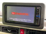 【純正ナビ】人気の純正ナビを装備しております。ナビの使いやすさはもちろん、オーディオ機能も充実!キャンプや旅行はもちろん、通勤や買い物など普段のドライブも楽しくなるはず♪