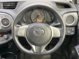 インテリアに合わせたデザインのステアリングは、運転される方のことも考え、運転しやすい形状、大きさです。是非一度、実際に触ってお確かめください。