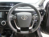 ステアリングから手を離さず、運転に集中したままオーディオ等の操作ができます。