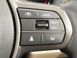 【レーダークルーズコントロール】高速道路での長距離走行が楽に!!自動で速度を保つクルーズコントロールが、衝突軽減システムと連携し、前方の車両を感知して車間を保つように速度調節してくれます!!