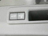 ワンタッチでバックドアが開閉。便利なパワーバックドア付きです!