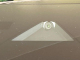 【スマートブレーキサポート】走行中に前方の車両等を認識し、衝突しそうな時は警報とブレーキで衝突回避と被害軽減をアシスト。より安全にドライブをお楽しみいただけます。