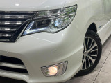【LEDヘッドライト】悪天候や夜間走行時も良好な視界を確保し安心して運転できる高輝度LEDヘッドライトを装備!点灯速度が早く、消費電力も抑えられています。