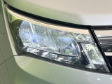 【LEDヘッドライト】悪天候や夜間走行時も良好な視界を確保し安心して運転できる高輝度LEDヘッドライトを装備!点灯速度が早く、消費電力も抑えられています。
