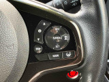 【アダプティブクルーズコントロール(ACC)】予め設定した車速内で自動的に加減速の支援を行います。ステアリングのスイッチを操作することで設定車速を変えたり、前走車との車間距離の設定が可能です。