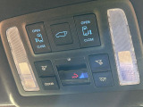 【パワーバックドア】スマートキーや運転席のボタンを押すだけでリアゲートが自動で開閉します!荷物を持っている時や、高い位置にあるバックドアを閉める際に便利な機能です♪