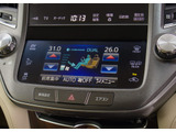 使いやすさや安全性を追求したステアリング周り!高級車ゆえにスイッチ類が多いのも特徴ですね!考え尽くされた配置ですぐに使いこなす事が出来ますのでご安心下さい!是非、体感してみて下さい!!