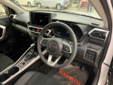 展示車両、並びに展示場の清掃を心掛けております。お車もご納車前にしっかり洗車して、清潔感が感じられる状態でお渡し致します。
