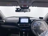 落ち着いたカラーの内装で、ゆったりと運転したい方に。