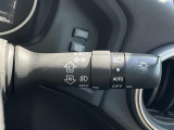【オートライト(AUTO)】外の明るさをシステムが感知して、自動でヘッドライトが点灯します。ヘッドライトをつけ忘れを防ぐ便利機能です。