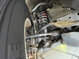 お車を安心してお乗りいただく為には、足回りの定期点検が欠かせません。サービスサポート(有償保証)では無料点検もご提供しており、安心のカーライフをお過ごしいただけるサポート体制が整っています。