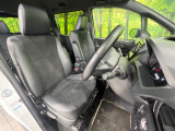 運転席シート廻りは使用感も少なく、良好な状態となっています。丁寧に使われていたことがよくわかりますね。