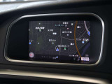 見やすいレイアウトに用意されたナビゲーションは大容量のHDDタイプです 地図データは詳細まで確認することができ、渋滞情報などの表示もスムーズです