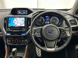 スポーティームード溢れる運転席周りですね。 クイックなドライビングに対応できるよな運転席回りになっています。 ドライブがますます楽しくなりますね!