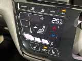 【オートエアコン】一度お好みの温度に設定すれば、車内の温度を検知し風量や温度を自動で調整。暑い&hellip;寒い&hellip;と何度もスイッチ操作をする必要はありません。快適な車内空間には必須の機能ですね♪