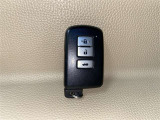 ☆スマートキーを携帯していればキーを取り出さずにドアを施錠&解錠。クルマの始動も可能です☆