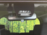 【トヨタセーフティセンス】走行中に前方の車両等を認識し、衝突しそうな時は警報とブレーキで衝突回避と被害軽減をアシスト。より安全にドライブをお楽しみいただけます。