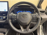 ステアリングスイッチ搭載!手を離さずに手元のスイッチでさまざまな操作が可能。運転中、視線をそらさなくても操作ができて安全です!