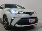 高輝度で点灯速度が速く、しかも消費電力の少ないLEDヘッドライトが装備されています!LEDの明るい光が走行中の視界の確保をサポートして、夜のドライブがより楽しく安全に運転できます♪