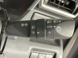 【オートライト(AUTO)】外の明るさをシステムが感知して、自動でヘッドライトが点灯します!ヘッドライトをつけ忘れを防ぐ便利機能です。