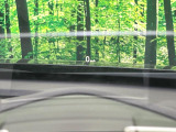 【ヘッドアップディスプレイ】現在の速度や走行情報をデジタル表示で運転席前方のガラスに投影!運転中、目線をずらさず必要な情報を確認できるのでとっても便利で安心!