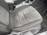&ldquo;Certified Pre-Owned&rdquo;はお客様の安全性のため、厳しい基準を設定しています。その厳しいチェックをクリアして選び抜かれた車両だけを、ベストコンディションに仕上げてお届けします。