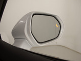 BSM(ブラインドスポットモニタ)!隣の車線を走る車両をレーダーで検知し、ドアミラーでは確認しにくい後側方エリアに存在する車両に加えて、急接近してくる車両も検知します。