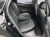 セカンドシートです!!ベンチシートになってますので、お二人の乗車ですとゆったり座って頂けますよ!!