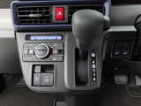 納車の前にはエンジンオイル、オイルエレメント、エアクリーナー、クーラント、バッテリー、ワイパーゴムのチェックまたは交換を行います!