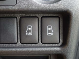 電動スライドドアの開閉スイッチです!運転席に座ったままでも操作することもできるので便利です♪