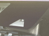 【エマージェンシーブレーキ】走行中に前方の車両等を認識し、衝突しそうな時は警報とブレーキで衝突回避と被害軽減をアシスト。より安全にドライブをお楽しみいただけます。