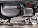 BMWのエンジンは世界的にも認められている高性能エンジンです。レスポンスがよく高回転型の心地よい吹きあがりなど駆け抜ける歓びのキーになる部分でございます。