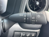 【オートライト(AUTO)】外の明るさをシステムが感知して、自動でヘッドライトが点灯します。ヘッドライトをつけ忘れを防ぐ便利機能です。