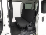 4名乗車時もバッチリ。ファブリックシートで座り心地もいいですよ。