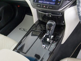 使いやすさや安全性を追求したステアリング周り!高級車ゆえにスイッチ類が多いのも特徴ですね!考え尽くされた配置ですぐに使いこなす事が出来ますのでご安心下さい!是非、体感してみて下さい!!