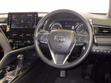 運転席まわりです。 各操作スイッチは使いやすい位置に配置されてます。